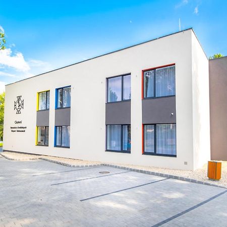 Ciszterci Rendezvenykoezpont Bed & Breakfast Balatonalmádi Екстериор снимка