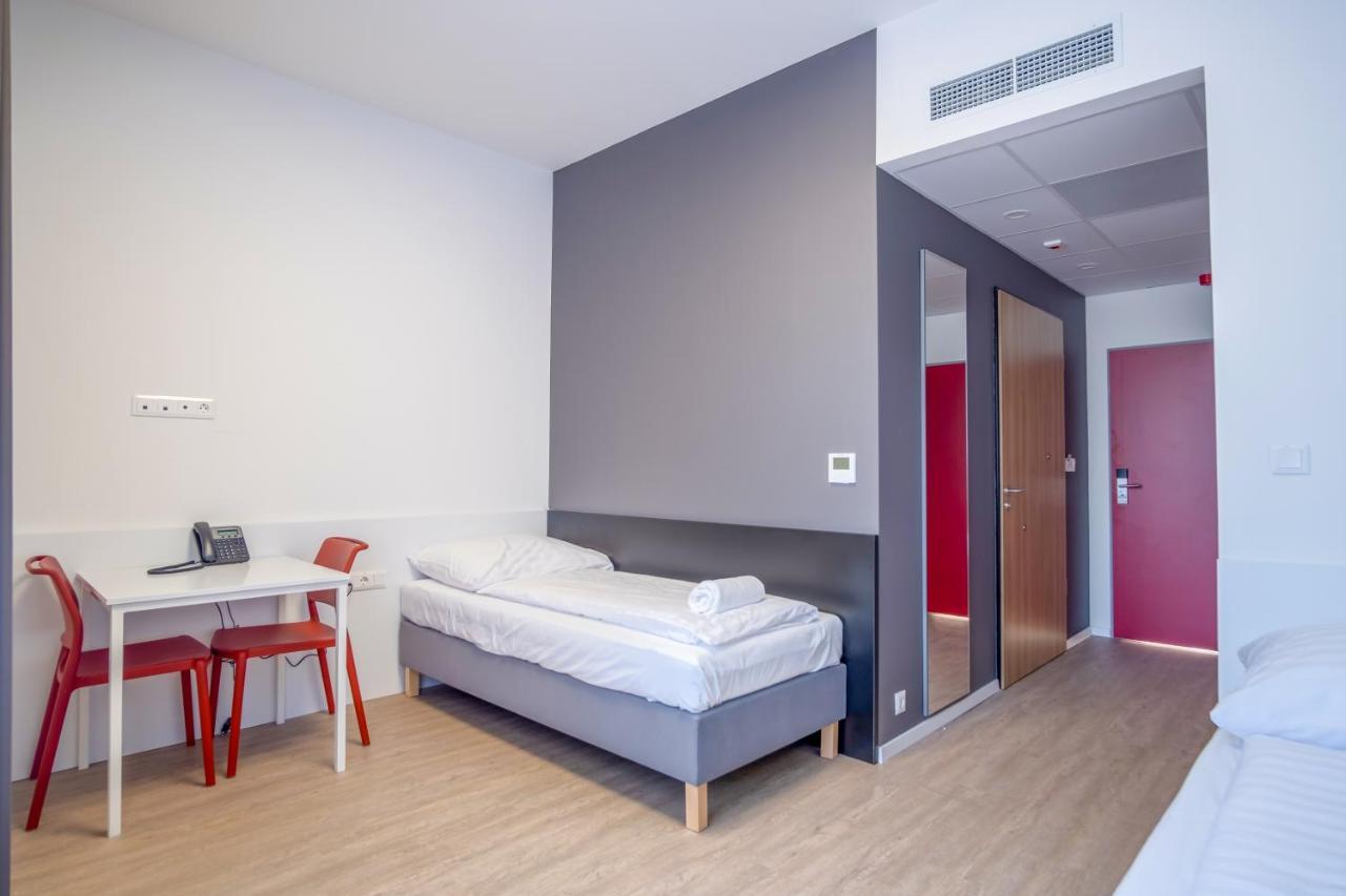 Ciszterci Rendezvenykoezpont Bed & Breakfast Balatonalmádi Екстериор снимка