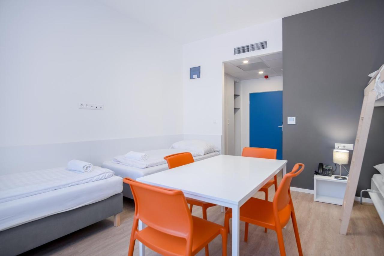 Ciszterci Rendezvenykoezpont Bed & Breakfast Balatonalmádi Екстериор снимка